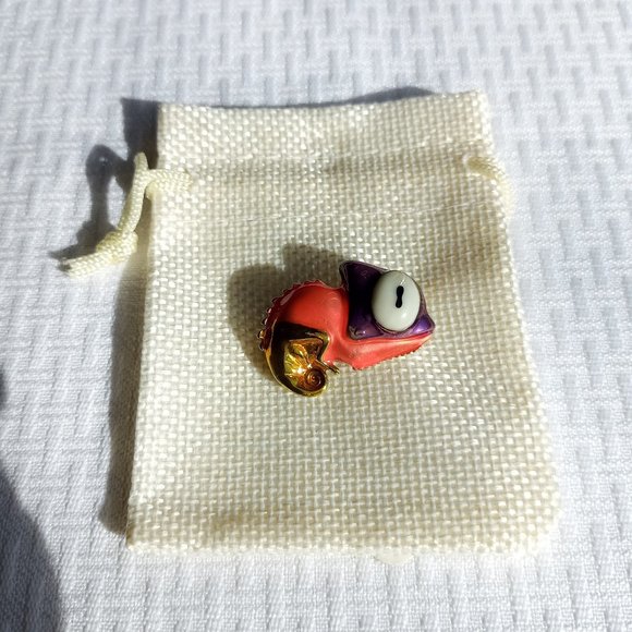 Chamelion Baby Enamel Pin Broach - Picture 4 of 4